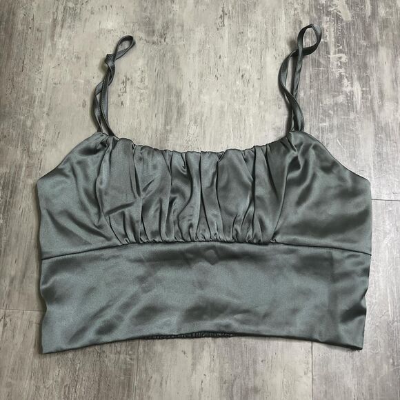 Forever 21 Satin Cropped Tank Top Green Size Small NWT - Picture 1 of 4